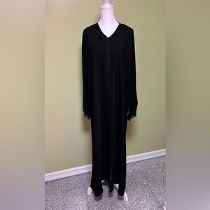 Elegant Black Long sleeve abaya with its hijab! Size 56 or L/XL